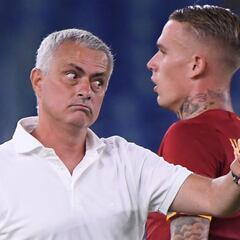 Roma y Nápoles arrancan con triunfos... y rojas