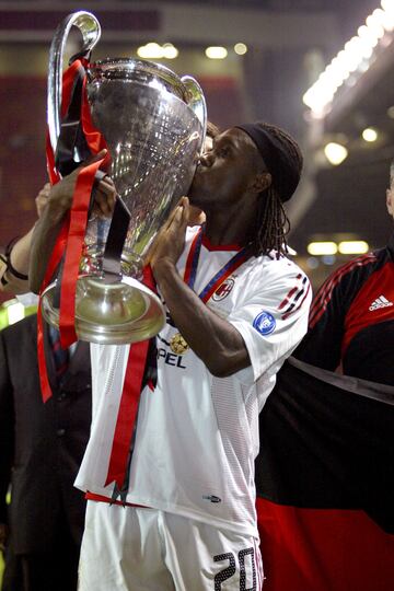 En 2003 ganó además de la Copa de Italia la Champions League.