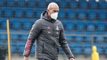 Zidane, tras superar el coronavirus, volvió este martes a Valdebebas.