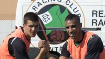 <b>PROGRESAN ADECUADAMENTE. </b>Pasaron del avión al once. Kaludjerovic y Bouazza estan mejorando.