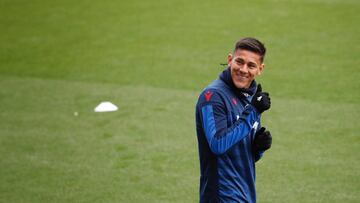 Óscar Duarte en el Ciutat de València en el último entrenamiento antes de la visita del Granada.