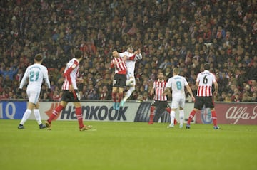 Mateu Lahoz sent Sergio Ramos off for a second booking for elbowing Aritz Aduriz.