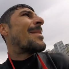 Un surfista se graba en apuros en Gijón: “Una puta hora para salir”