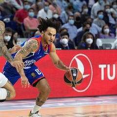 El Efes desmiente la salida de Larkin al Madrid: "No hay negociaciones"