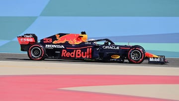 Red Bull&#039;s Dutch driver Max Verstappen drives during the first practice session ahead of the Bahrain Formula One Grand Prix at the Bahrain International Circuit in the city of Sakhir on March 26, 2021. (Photo by ANDREJ ISAKOVIC / AFP)