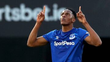 Yerry Mina ayuda en Guachené durante el coronavirus