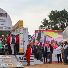 Ogier aplica una cura de humildad a Rovanpera en Kenia