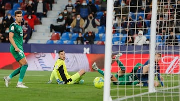 Aprobados y suspensos del Levante: De Frutos agita y Mustafi lidera, sin fortuna