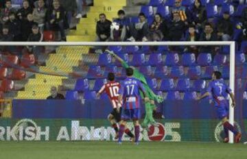 1-2. El primer gol granota lo marcó San José en propia puerta.