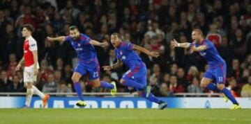 Felipe Pardo hizo gol y asistencia en el Emirates Stadium 