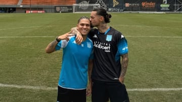 El cantante colombiano entrenó en el estadio de Envigado con el jugador de Racing y de la Selección Colombia.