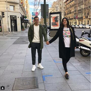Esta imagen del instagram del jugador muestra a Lucas V¨¢zquez y a su esposa Macarena ya en un estado muy avanzado de su embarazo