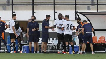 22/08/20 CIUDAD DEPORTIVA PATERNA VALENCIA 
 CORONAVIRUS COVID19
 ESTADIO ANTONIO  PUCHADES
 PARTIDO AMISTOSO PRETEMPORADA
 VALENCIA CF - CD CASTELLON
 PAUSA PARADA HIDRATACION COOLING BREAK
 JAVI GRACIA MANGALA ESQUERDO