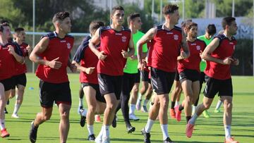 Atlético Baleares y Cornellà buscan no quedarse en la orilla