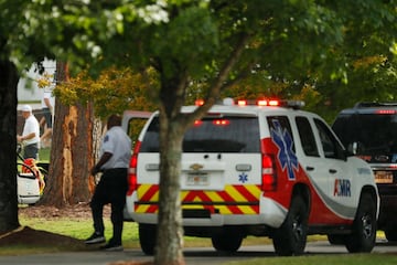 Una tormenta eléctrica paró el juego en el East Lake Golf Club de Atlanta, el campo en el que se disputa el Tour Championship, la final de la millonaria FedEx Cup. Un rayo cayó sobre un árbol, que se incendió y provocó que varios espectadores resultaran heridos. Varias ambulancias se dirigieron al lugar del suceso, aunque, según la NBC, no correrían peligro las vidas de ninguno de los afectados.