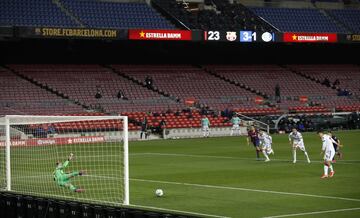 3-2. Enes Unal marcó de penalti el segundo gol.