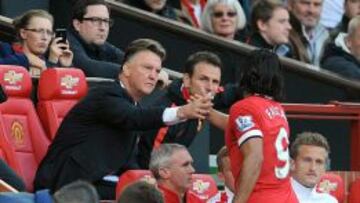 Louis van Gaal comienza a ganar terreno en Manchester United.