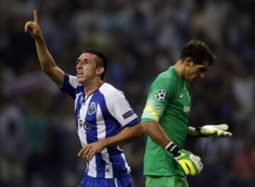 Héctor Herrera celebra el primer gol del partido.