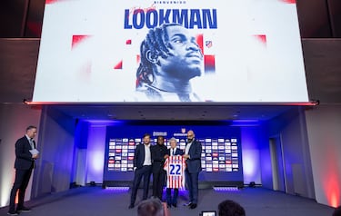 Lookman heredó el dorsal 22, que había pertenecido a Raspadori y que la temporada anterior lució Giuliano Simeone.