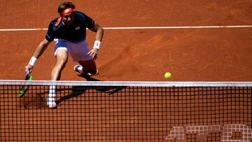 GRAFCAT7708. BARCELONA, 24/04/2019.- El tenista español David Ferrer durante el partido de segunda ronda del Open Barcelona Banc Sabadell que ha disputado contra el francés Lucas Pouille. EFE/Enric Fontcuberta
