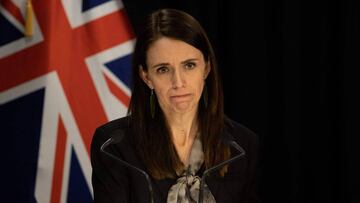 New Zealand's Prime Minister Jacinda Ardern speaks to media regarding the latest case of COVID-19 coronavirus infections, breaking a 102-day run of no local transmissions, at the parliament in Auckland on August 12, 2020. - New Zealand's dream run of 102 days without locally transmitted coronavirus ended on August 11, prompting a stay-at-home lockdown order for the country's largest city. (Photo by Marty MELVILLE / AFP)