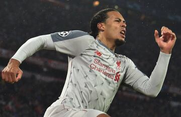 El holand¨¦s ocupa el puesto n¨²mero uno, ya que, en 2018 Liverpool pag¨® 78.8 MDE a Southampton por los servicios del defensa.