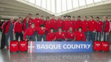 Los jugadores del Athletic, antes de partir hacia Minsk.