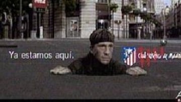 <b>EL MONO, EL ESCOGIDO.</B> "Burgos simboliza el esp¨ªritu guerrero e incondicional del Atl¨¦tico. Hubo que rodar el spot en dos fases, una en el estudio y luego a las 6 de la ma?ana, que es cuando no pasaba nadie a esa hora, pero ¨¦l estuvo encantado en el rodaje", coment¨® el director de comunicaci¨®n del club.