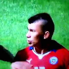 ¡Con Gary nadie se mete! El día que Medel encaró a figura de Brasil en pleno Mundial