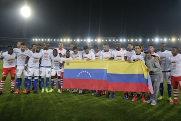 Millonarios e Independiente Santa Fe jugaron en el estadio El Campín por la décima jornada de la Liga Águila.