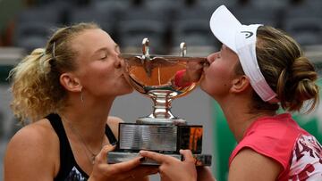 Kerjcikova y Siniakova estrenan su palmarés juntas a lo grande