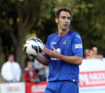Militó en el Getafe en dos etapas diferentes: la temporada 2010-11 y desde el 2012 hasta 2014.