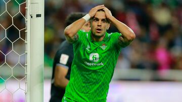 AME7709. GUADALAJARA (MÉXICO), 02/08/2023.- Marc Bartra del Real Betis reacciona hoy, durante un partido de pretemporada de la Gira de Verano de LaLiga disputado en el estadio Akron, en Guadalajara, Jalisco (México). EFE/ Francisco Guasco
