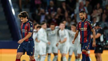 El Levante perdona, pone una autopista y lo paga caro