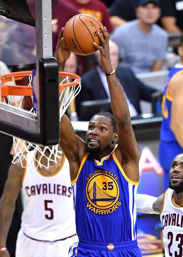 Ha sido elegido MVP de las finales gracias a una exhibición de cualidades ante Cleveland Cavaliers.