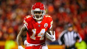 El wide receiver le ha quitado un peso de encima a los Chiefs, quienes han reducido su espacio en el tope salarial con el acuerdo salarial de Mahomes.