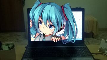 Un holograma real bailando dentro de la caja de un PC