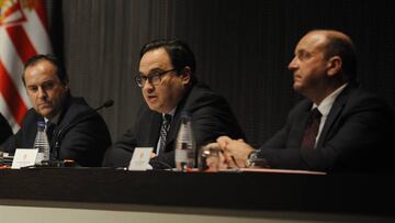 20.03.2020 NOTICIAS SPORTING DE GIJON
GIJON EL PRESIDENTE JAVIER FERNANDEZ EN EL CENTRO JUNTO A CONSEJERO Y ABOGADO DEL CLUB EN UNA PASADA JUNTA ACCIONISTAS