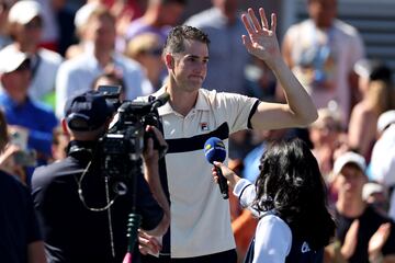 Ganó 16 títulos, el más importante, el Masters 1.000 de Miami 2018, cuando fue Top-10 (8º), este estadounidense de 38 años que tiene el récord de tie-breaks jugados, 839 (505-334), desde que se registran las estadísticas, y el de saques directos, que deja en 14.470.