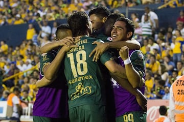 Santos había clasificado de octavo y de manera milagrosa en la jornada 17. Se enfrentaban en cuartos a unos Tigres que eran superlíderes y marchaban para coronarse. La ida terminó 1-1 en La Comarca. Sin embargo, Djaniny anotó a los 69 minutos de la vuelta y el equipo de Caixinha aguantó para avanzar contra todo pronóstico a semifinales. Después, los Guerreros fueron campeones.