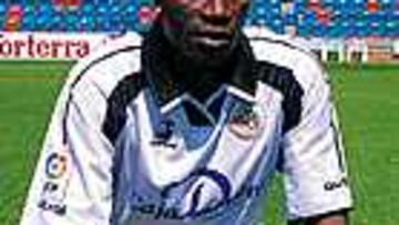 UN GRAN REFUERZO. Mutiu es uno de los grandes refuerzos del Salamanca para esta temporada. El delantero es un jugador veterano en el fútbol de nuestro país.