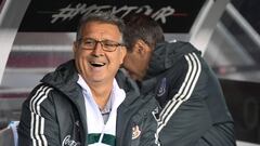 ‘Tata’ Martino recibió balonazo de Berizzo y sangró de la nariz