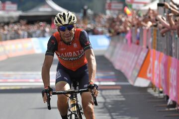 Victoria de Vincenzo Nibali por delante de Mikel Landa.