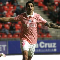 La UC vence a La Calera y le mete presión a Colo Colo