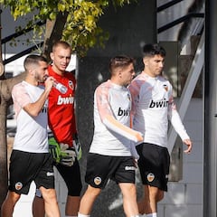 Gayà se reincorpora tras el susto y Costa trabaja con los titulares