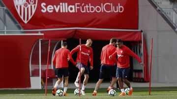 Sandro Ramírez, entrenándose ayer con sus compañeros.