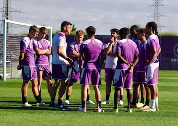 Los jugadores de la cantera del Real Valladolid convocados para iniciar la pretemporada.