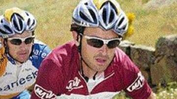 <b>SE MANTUVO.</B> Mancebo defendió su maillot granate de líder.