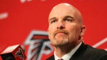 Dan Quinn en su presentaci&oacute;n como entrenador de los Atlanta Falcons.