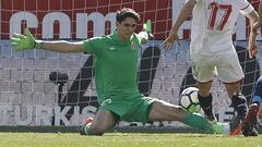 Bono contra el Sevilla. 